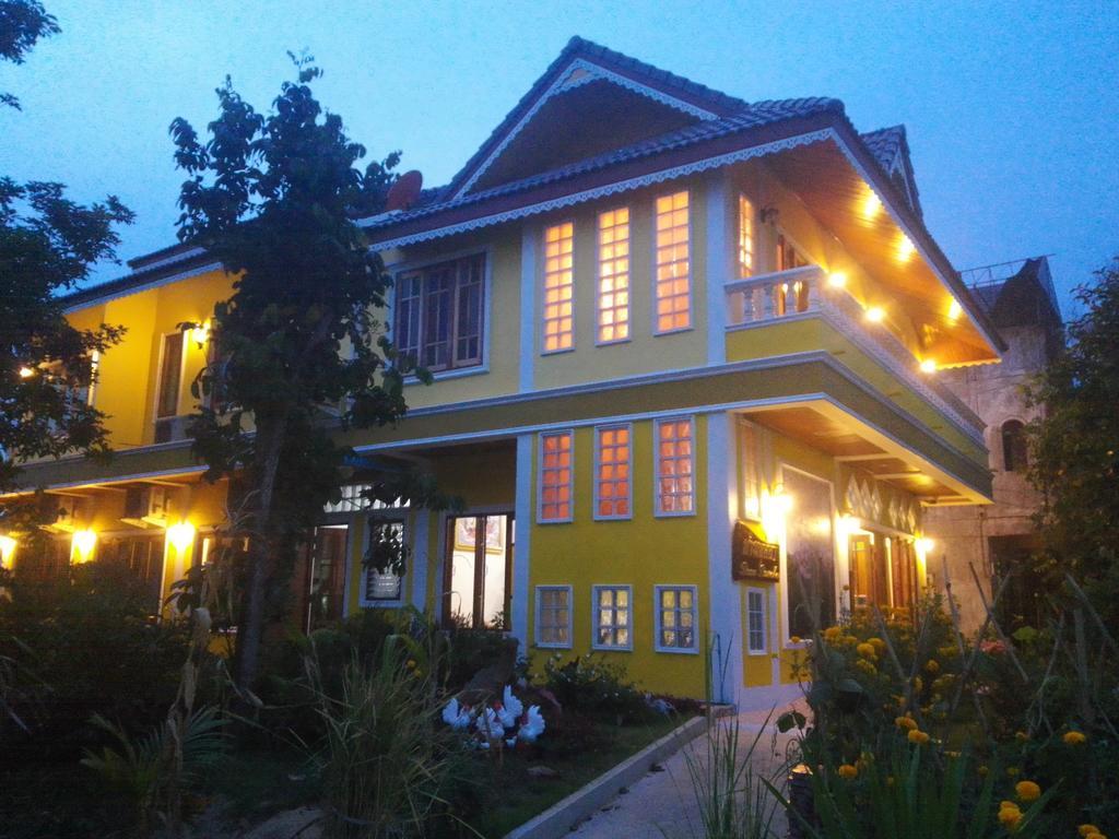 Baan Bussaba Hotel Trang Luaran gambar