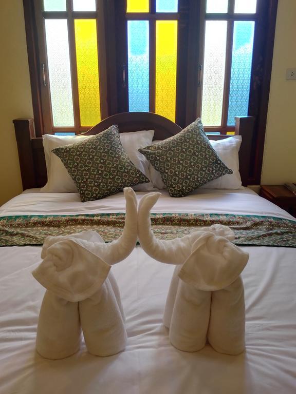 Baan Bussaba Hotel Trang Luaran gambar